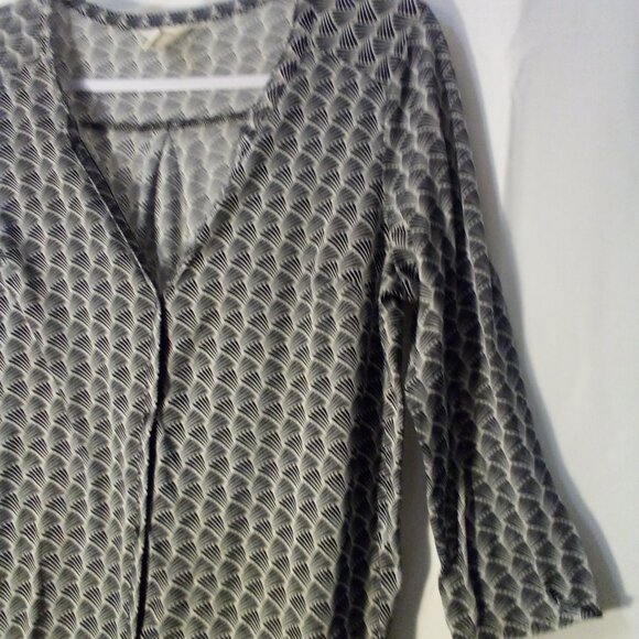 H & M Tunic Top Women M 3/4 Sleeve Button Up Pattern Black White - Picture 10 of 16